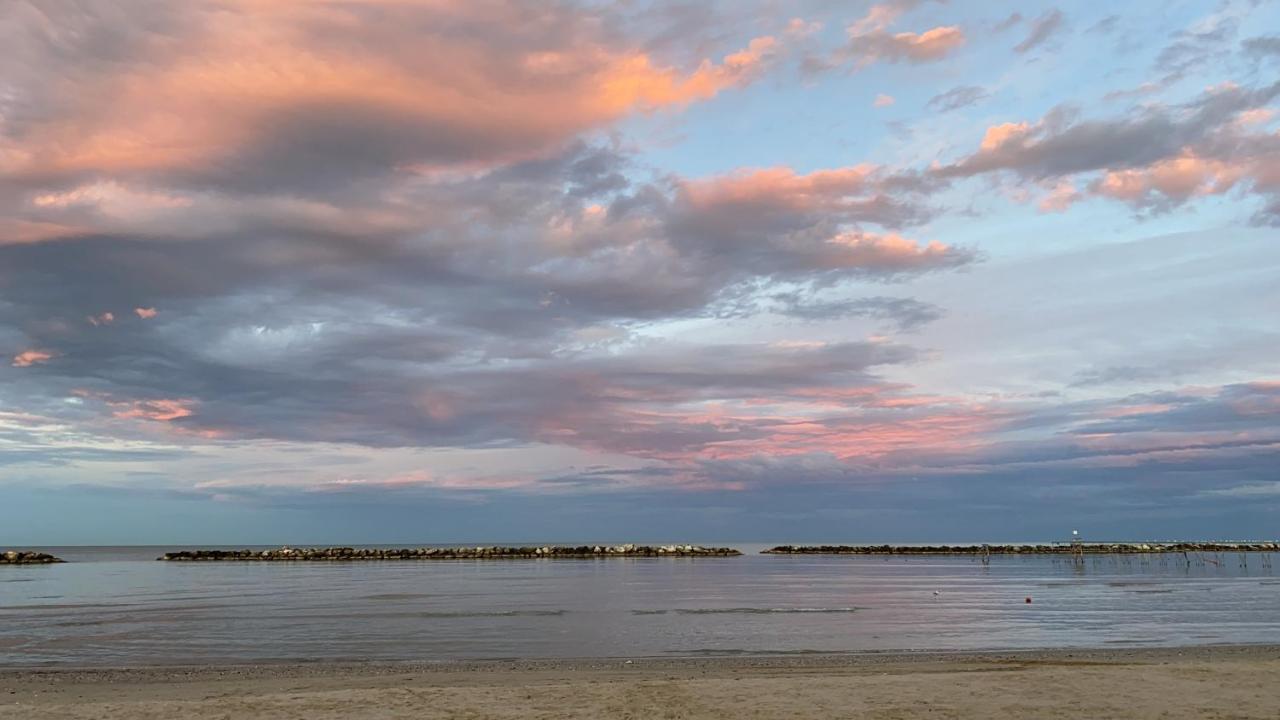 Dea Della Salute Hotel Bellaria-Igea Marina Esterno foto