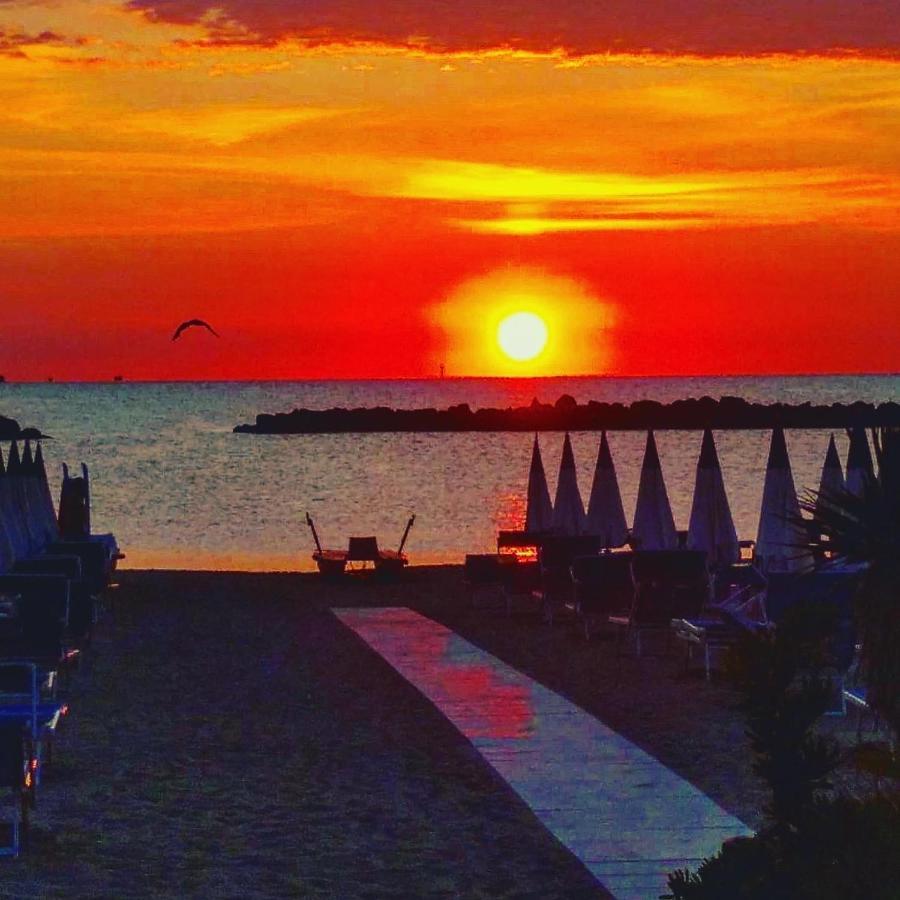 Dea Della Salute Hotel Bellaria-Igea Marina Esterno foto