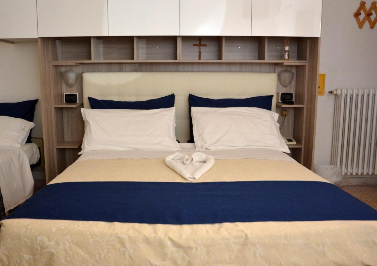Dea Della Salute Hotel Bellaria-Igea Marina Esterno foto