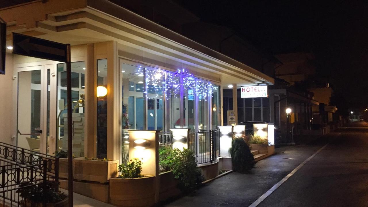 Dea Della Salute Hotel Bellaria-Igea Marina Esterno foto