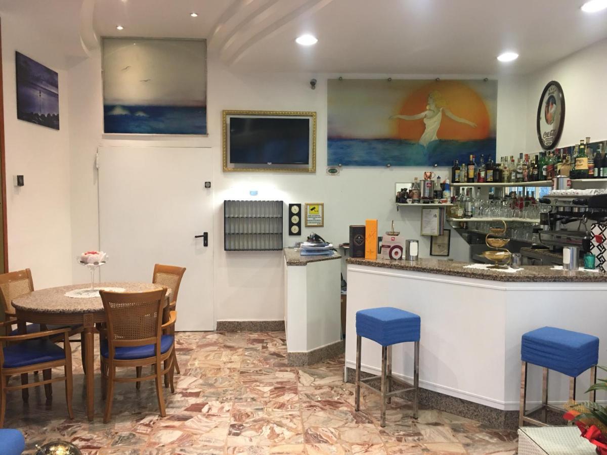Dea Della Salute Hotel Bellaria-Igea Marina Esterno foto