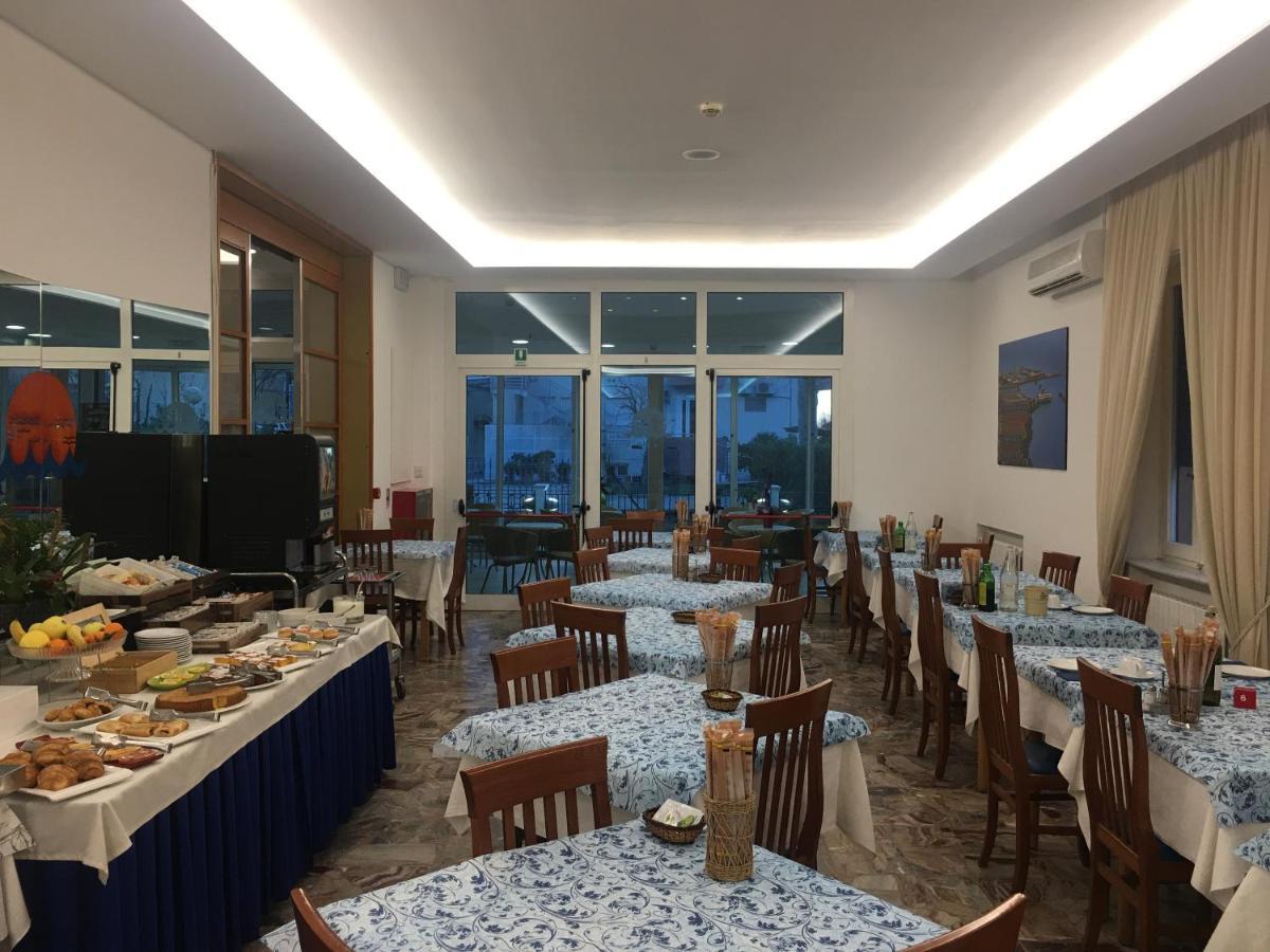 Dea Della Salute Hotel Bellaria-Igea Marina Esterno foto