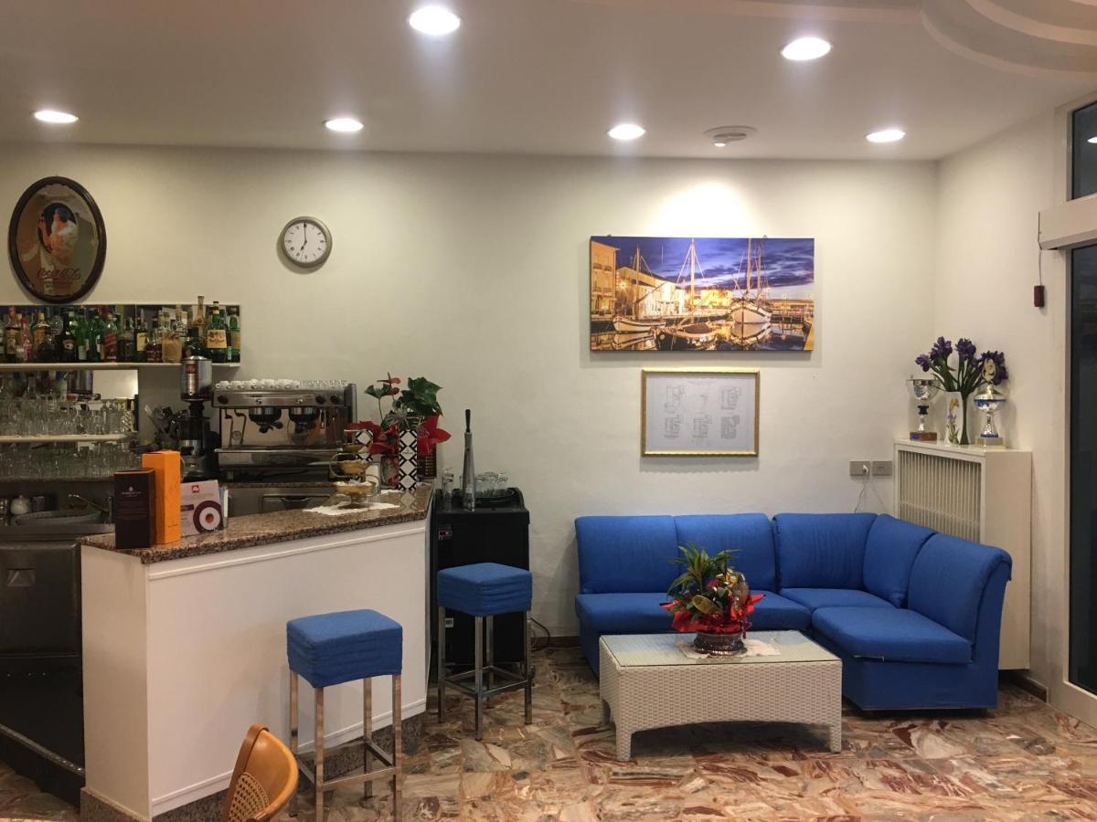 Dea Della Salute Hotel Bellaria-Igea Marina Esterno foto
