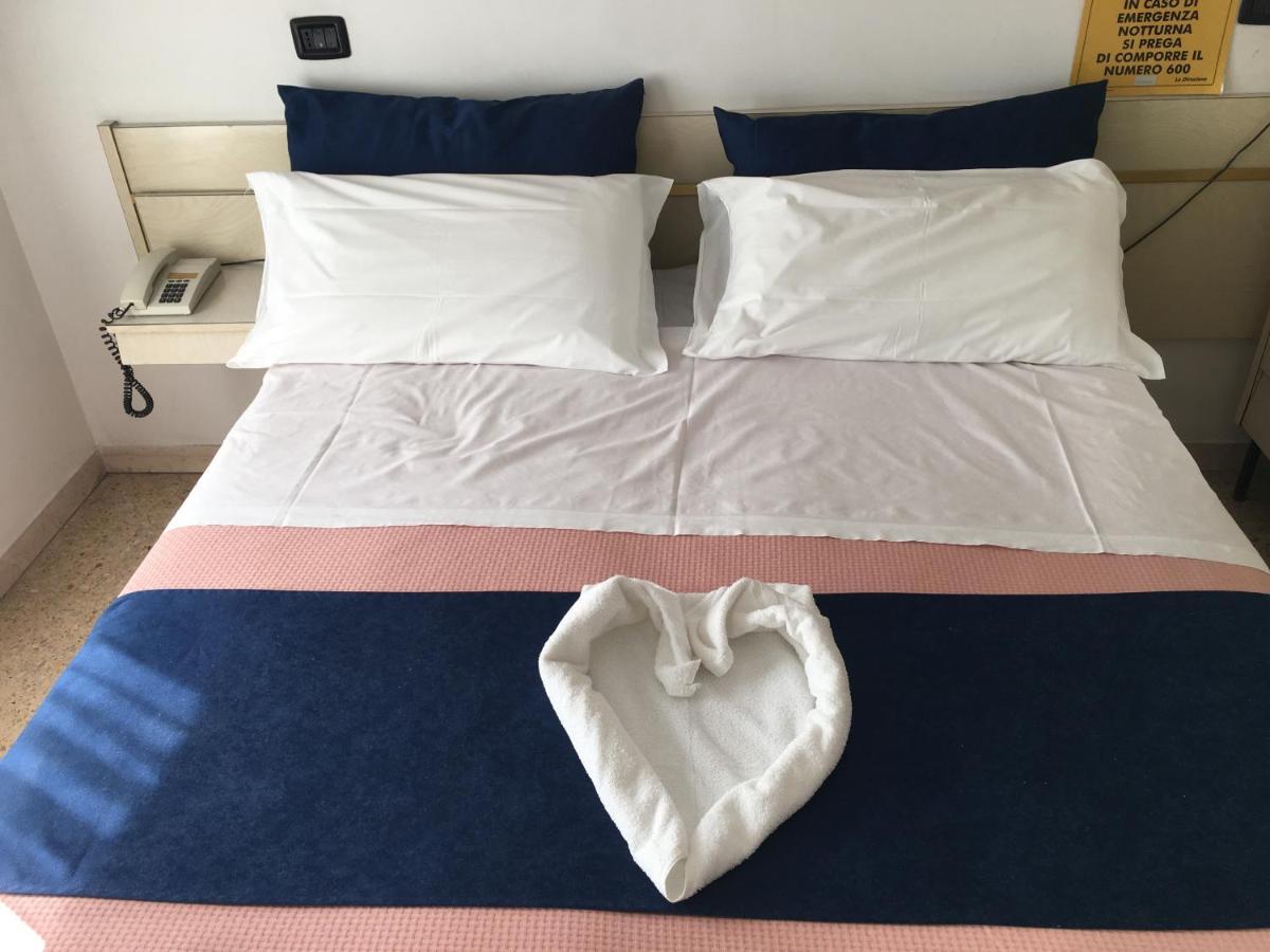Dea Della Salute Hotel Bellaria-Igea Marina Esterno foto